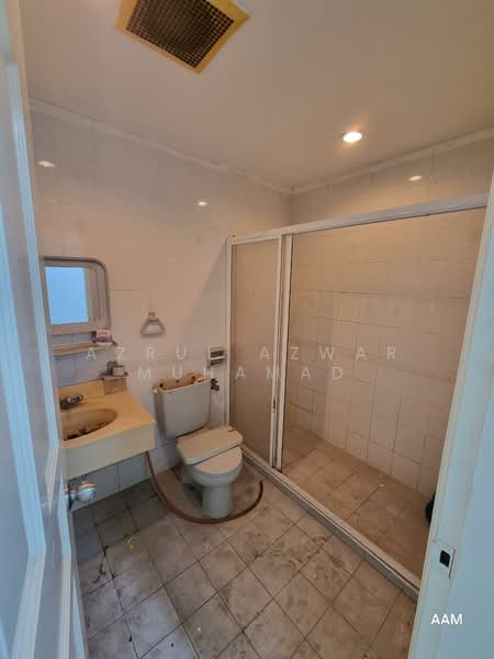 Townhouse for Sale in Country Heights (Kajang) - Azrul Azwar Muhamad - Bathroom - PropertyGuru.com.my