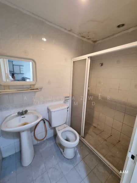 Townhouse for Sale in Country Heights (Kajang) - Azrul Azwar Muhamad - Bathroom - PropertyGuru.com.my