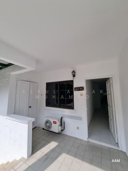 Rumah Bandar untuk Dijual di Country Heights (Kajang) - Azrul Azwar Muhamad - Exterior - PropertyGuru.com.my