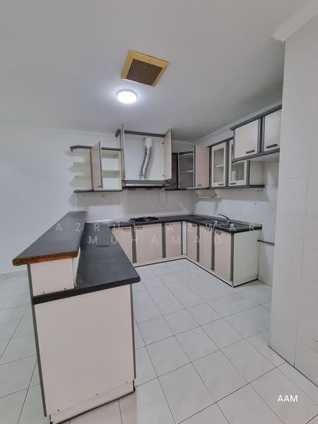 Rumah Bandar untuk Dijual di Country Heights (Kajang) - Azrul Azwar Muhamad - Kitchen - PropertyGuru.com.my