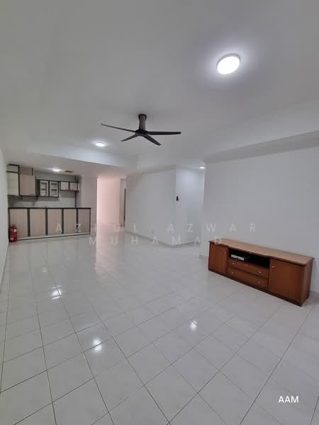 Rumah Bandar untuk Dijual di Country Heights (Kajang) - Azrul Azwar Muhamad - Living Room - PropertyGuru.com.my