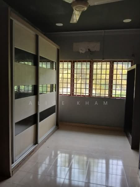 Bungalow for Rent in Sungai Buloh (Selangor) - Alice Kham - Bedroom - PropertyGuru.com.my