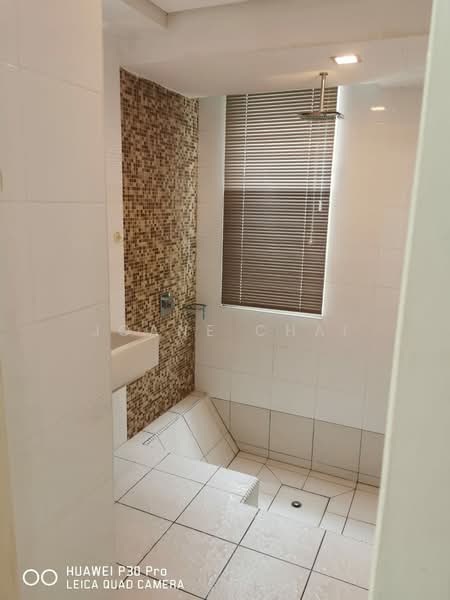 Servis Apartment untuk Disewa di Solaris Dutamas - Joane Chai - Bathroom - PropertyGuru.com.my