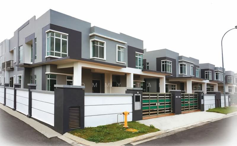Cluster House for Sale in Taman Kempas Indah (Tebrau) - Tommy Tai - Exterior - PropertyGuru.com.my