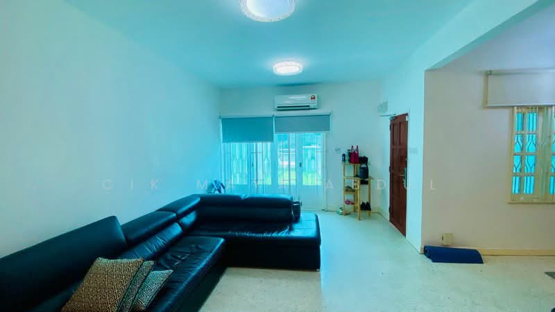 2-storey Terraced House for Sale in Ampang Jaya (Ampang) - Cik Maya Abdul - Living Room - PropertyGuru.com.my