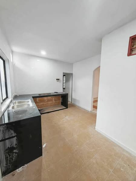 2-storey Terraced House for Sale in Bandar Indahpura (Kulai) - Lesley Tan - Kitchen - PropertyGuru.com.my