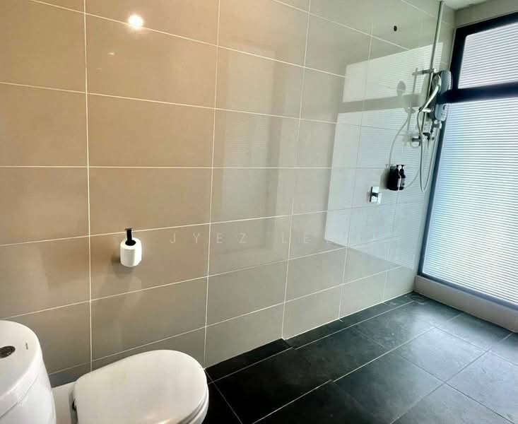 Service Residence for Sale at Southkey Mosaic - Jyez Lee - Bathroom - PropertyGuru.com.my