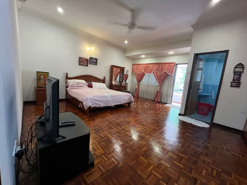 2-storey Terraced House for Sale in Taman Rainbow (Batu) - Alex Goh - Master Bedroom - PropertyGuru.com.my