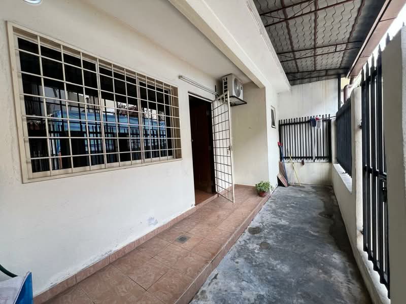 2-storey Terraced House for Sale in Taman Rainbow (Batu) - Alex Goh - Backyard - PropertyGuru.com.my
