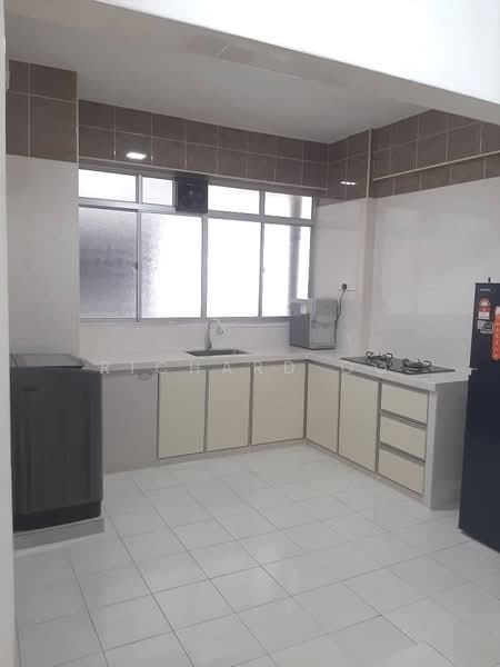 Condominium for Rent at Putra Place Condominium - Richard Oo - Kitchen - PropertyGuru.com.my
