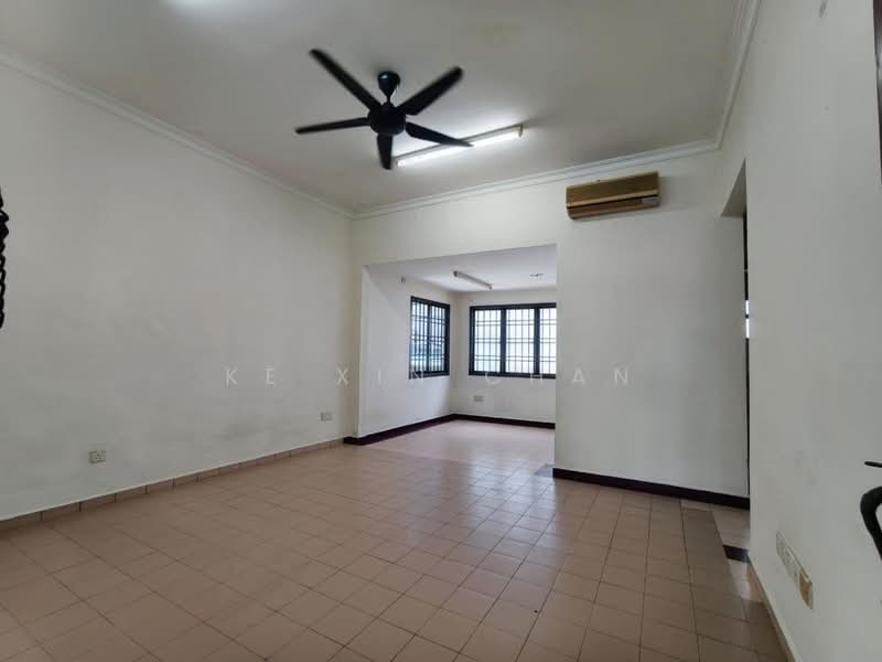 2-storey Terraced House for Sale in Taman Pelangi (Johor Bahru) - Ke Xin Chan - Living Room - PropertyGuru.com.my