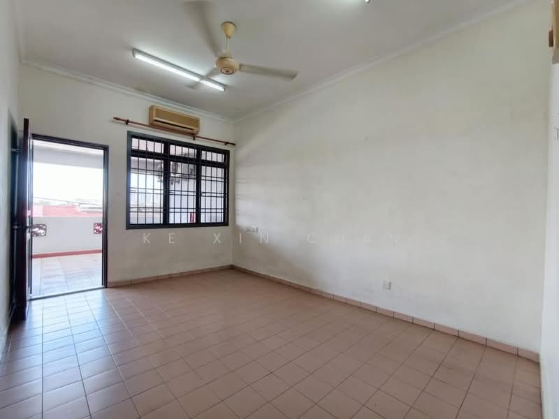 2-storey Terraced House for Sale in Taman Pelangi (Johor Bahru) - Ke Xin Chan - Balcony - PropertyGuru.com.my