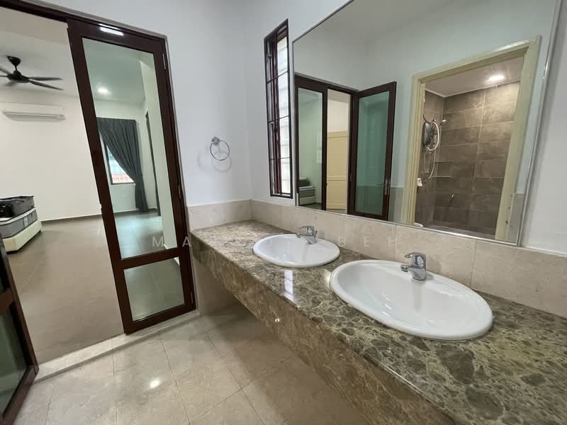 Semi-Detached House for Rent in Kota Kemuning (Shah Alam) - Marcus Beh - Bathroom - PropertyGuru.com.my