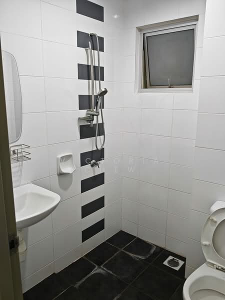 Condominium for Rent at Lagoon Suites - Victoria Chew - Bathroom - PropertyGuru.com.my