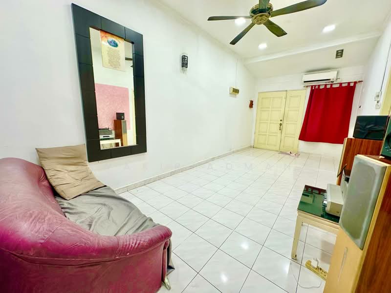 1-storey Terraced House for Sale at Taman Cheras Jaya - Syakir Adman - Living Room - PropertyGuru.com.my