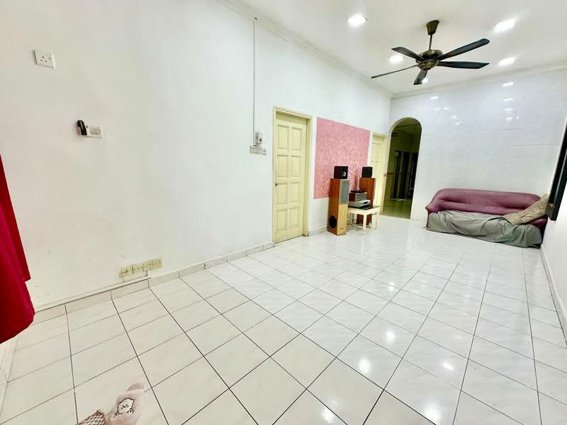 1-storey Terraced House for Sale at Taman Cheras Jaya - Syakir Adman - Living Room - PropertyGuru.com.my