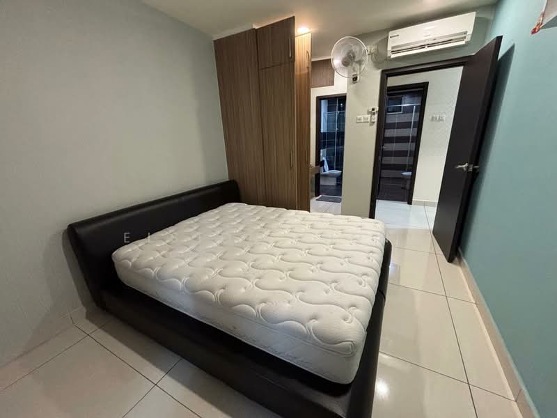 Service Residence for Sale at D'Inspire Residence (Inspira Bestari) - Elston Chong - Bedroom - PropertyGuru.com.my