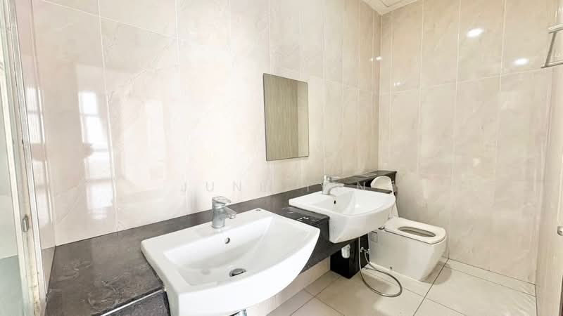 Service Residence for Sale at Paragon Residences @ Straits View - June Tan - Bathroom - PropertyGuru.com.my