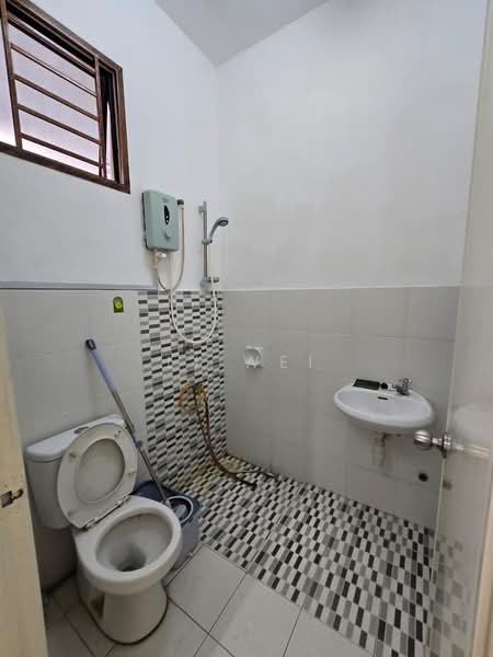 2-storey Terraced House for Rent in Iskandar Puteri (Nusajaya) (Johor) - Li Wei - Bathroom - PropertyGuru.com.my