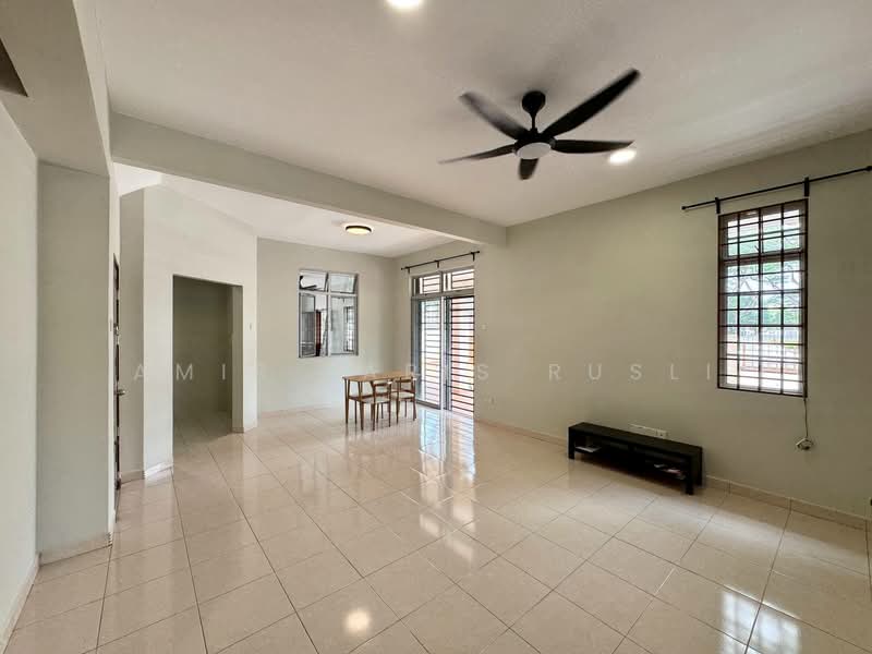2-storey Terraced House for Rent in Bukit Indah (Iskandar Puteri (Nusajaya)) - Amir Faris Rusli - Living Room - PropertyGuru.com.my