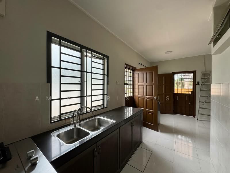 2-storey Terraced House for Rent in Bukit Indah (Iskandar Puteri (Nusajaya)) - Amir Faris Rusli - Kitchen - PropertyGuru.com.my