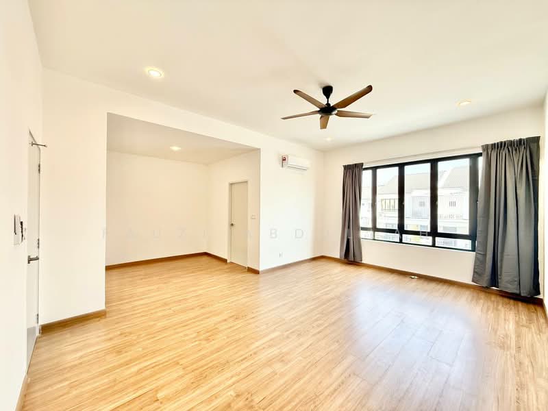 Sejati Lakeside, Cyberjaya untuk Untuk Dijual - RM 1,050,000, Apr 2026 - Living Room - PropertyGuru.com.my