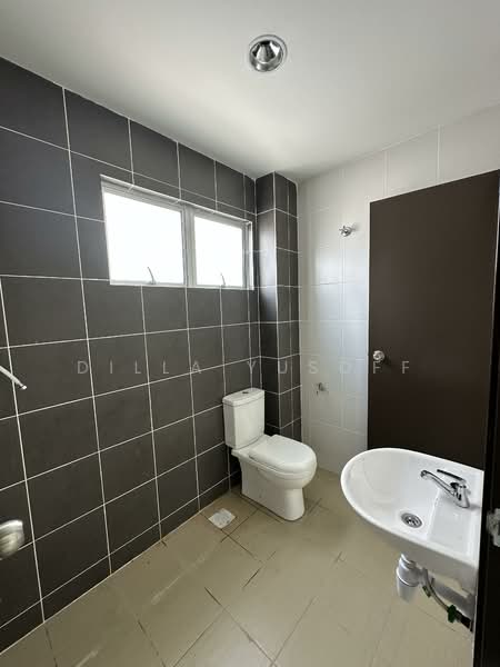 Taman Jenderam Sutera untuk Untuk Dijual - RM 554,500, Apr 2026 - Bathroom - PropertyGuru.com.my