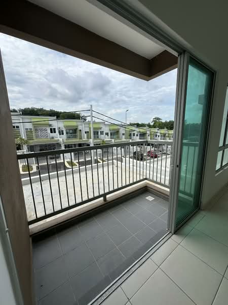 Taman Jenderam Sutera untuk Untuk Dijual - RM 554,500, Apr 2026 - Balcony - PropertyGuru.com.my