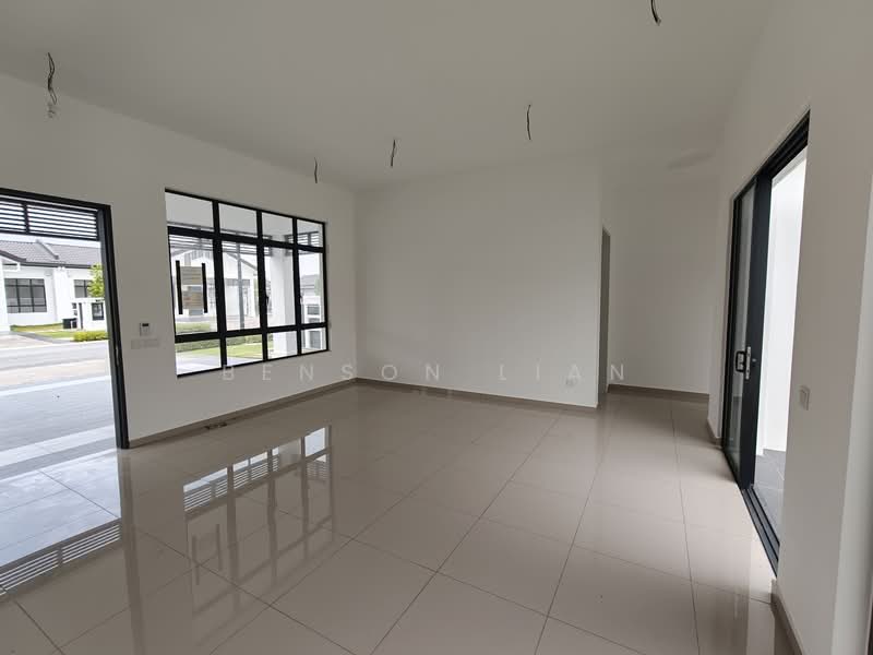 1-storey Terraced House for Sale in Puncak Alam (Selangor) - Benson Lian - Living Room - PropertyGuru.com.my
