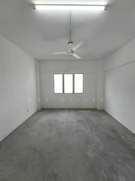 Condominium for Sale at Pelangi Indah Condominium - Mak Oliver - Interior - PropertyGuru.com.my