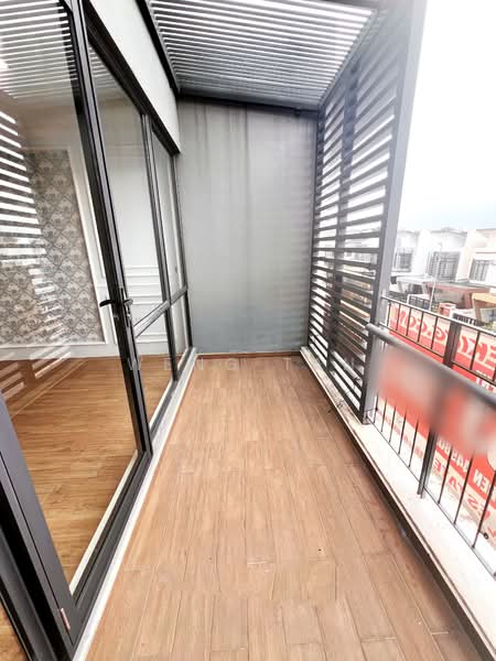 Rumah Teres 3 Tingkat untuk Dijual di Laman Glenmarie (Shah Alam) - Weng Tan - Balcony - PropertyGuru.com.my