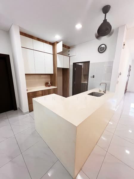 Rumah Teres 3 Tingkat untuk Dijual di Laman Glenmarie (Shah Alam) - Weng Tan - Kitchen - PropertyGuru.com.my