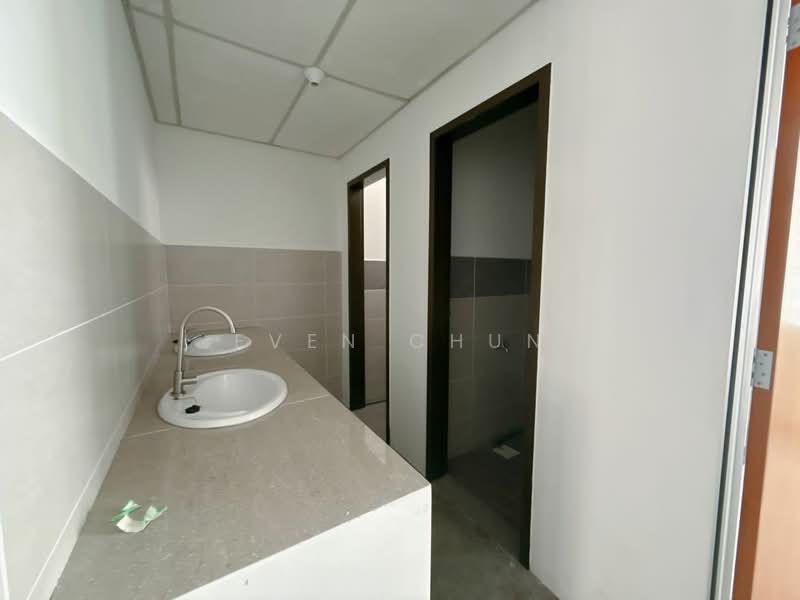 Kedai untuk Disewa di Taman Pelangi Indah (Ulu Tiram) - Even Chun - Bathroom - PropertyGuru.com.my