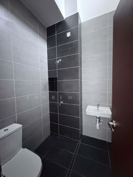 2-storey Terraced House for Sale in Bandar Dato Onn (Tebrau) - Andrew Teo - Bathroom - PropertyGuru.com.my