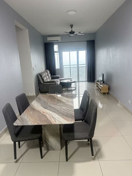 Meridin Bayvue Serviced Apartment untuk Untuk Disewa - RM 2,000 /bulan, Apr 2026 - Living Room - PropertyGuru.com.my