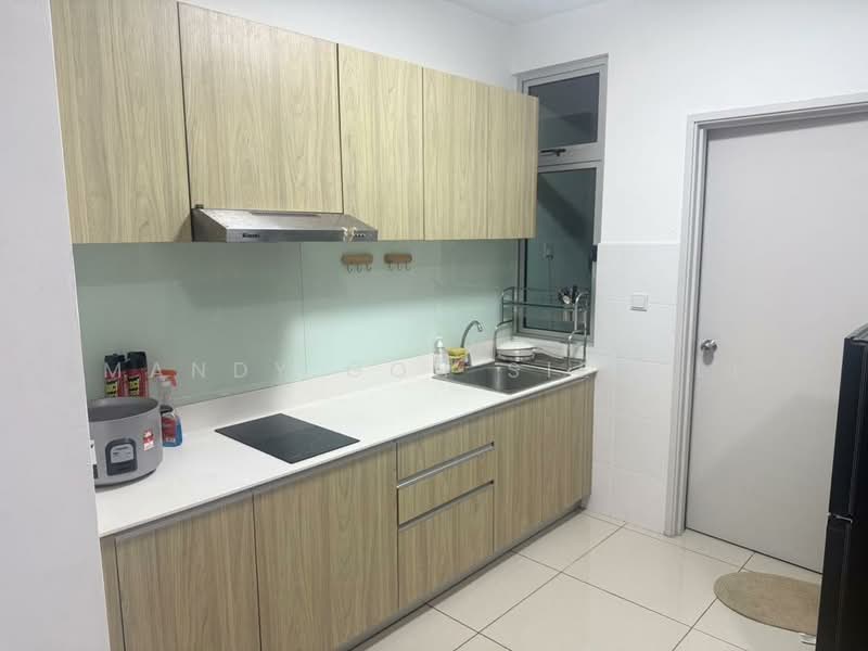 Meridin Bayvue Serviced Apartment untuk Untuk Disewa - RM 2,000 /bulan, Apr 2026 - Kitchen - PropertyGuru.com.my