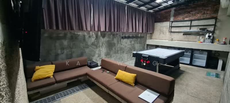 2.5-storey Terraced House for Sale in Taman Desa (Kuala Lumpur) - Kath Wong - Living Room - PropertyGuru.com.my