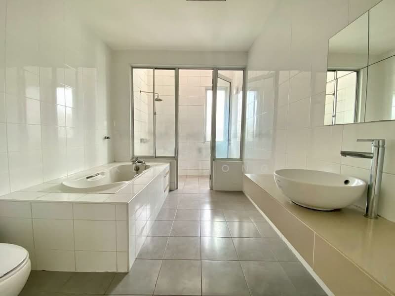 Semi-Detached House for Sale in Taman Anggun (Rawang) - Ken Chong - Bathroom - PropertyGuru.com.my