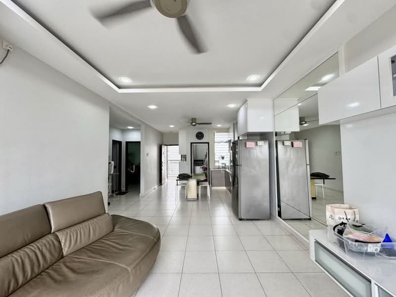SuriaMas Suites untuk Untuk Dijual - RM 425,000, Apr 2026 - Living Room - PropertyGuru.com.my