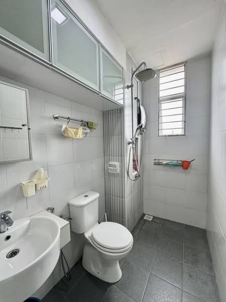 SuriaMas Suites untuk Untuk Dijual - RM 425,000, Apr 2026 - Bathroom - PropertyGuru.com.my