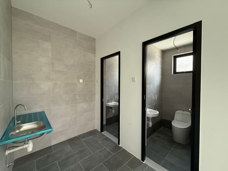Cluster Factory for Rent in Kapar (Selangor) - Calvin Lim - Bathroom - PropertyGuru.com.my