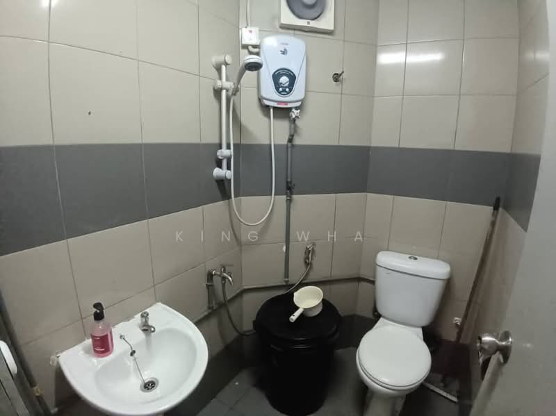 Office for Rent in Ulu Kelang (Kuala Lumpur) - King Wha - Bathroom - PropertyGuru.com.my