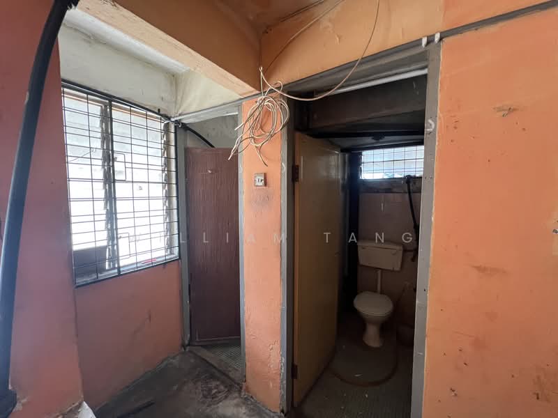 Lorong Tenggiri untuk Untuk Dijual - RM 135,000, Apr 2026 - Bathroom - PropertyGuru.com.my