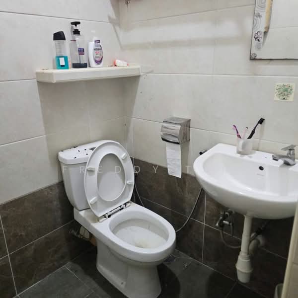 Apartment for Sale at Desa Daya - Freddy Tan - Bathroom - PropertyGuru.com.my