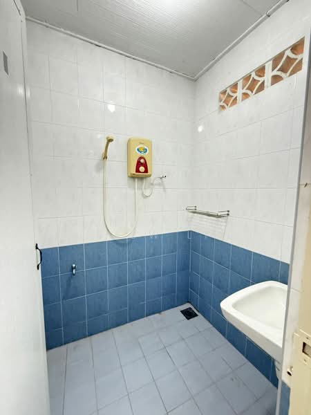 1-storey Terraced House for Rent in Skudai (Johor) - Mandy Goh Siew Li - Bathroom - PropertyGuru.com.my