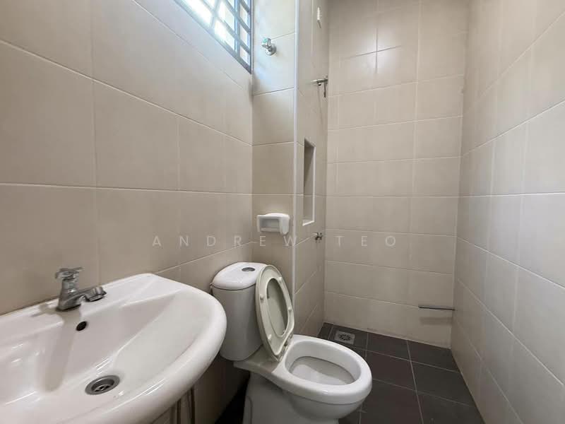 2-storey Terraced House for Sale in Taman Seri Austin (Tebrau) - Andrew Teo - Bathroom - PropertyGuru.com.my