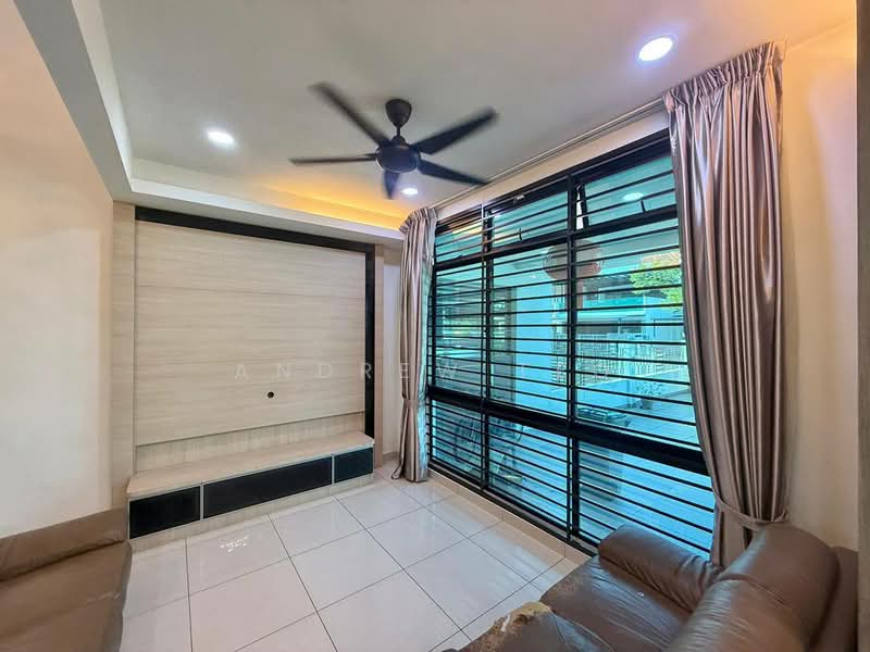 2-storey Terraced House for Sale in Taman Seri Austin (Tebrau) - Andrew Teo - Living Room - PropertyGuru.com.my