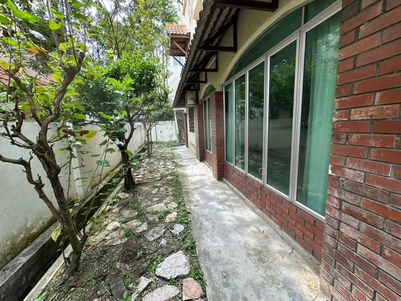Rumah Berkembar untuk Disewa di Salak South (Kuala Lumpur) - Philip Ng - Exterior - PropertyGuru.com.my