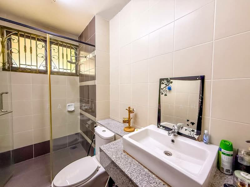 Rumah Teres untuk Dijual di Bandar Damai Perdana (Cheras) - Fauzi Abdullah - Bathroom - PropertyGuru.com.my