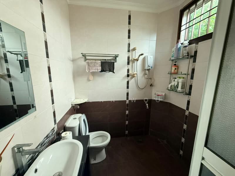 2-storey Terraced House for Sale in Taman Molek (Johor Bahru) - Glenn Woo - Bathroom - PropertyGuru.com.my